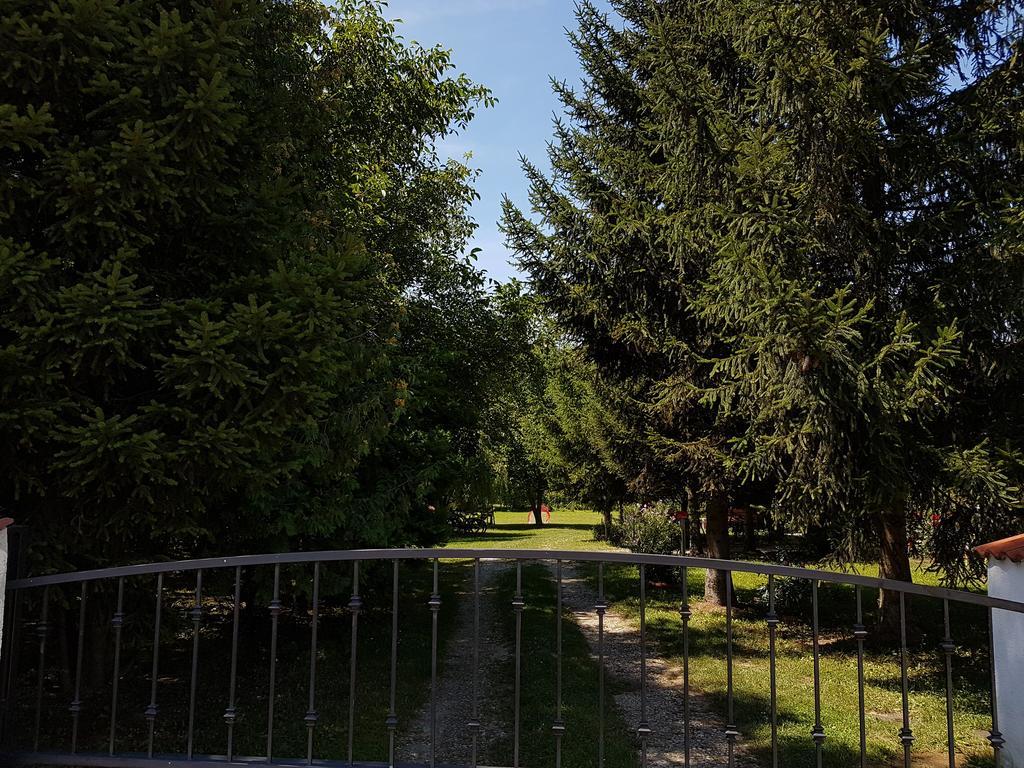 Отель Fertodi Kuria Vendeghaz Экстерьер фото